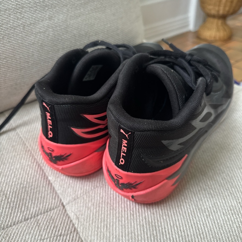 Puma LaMelo Ball MB.02
Puma Black Sunset Glow